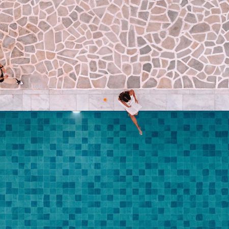 Pnoi Hotel Logaras Eksteriør billede