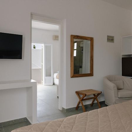 Pnoi Hotel Logaras Eksteriør billede