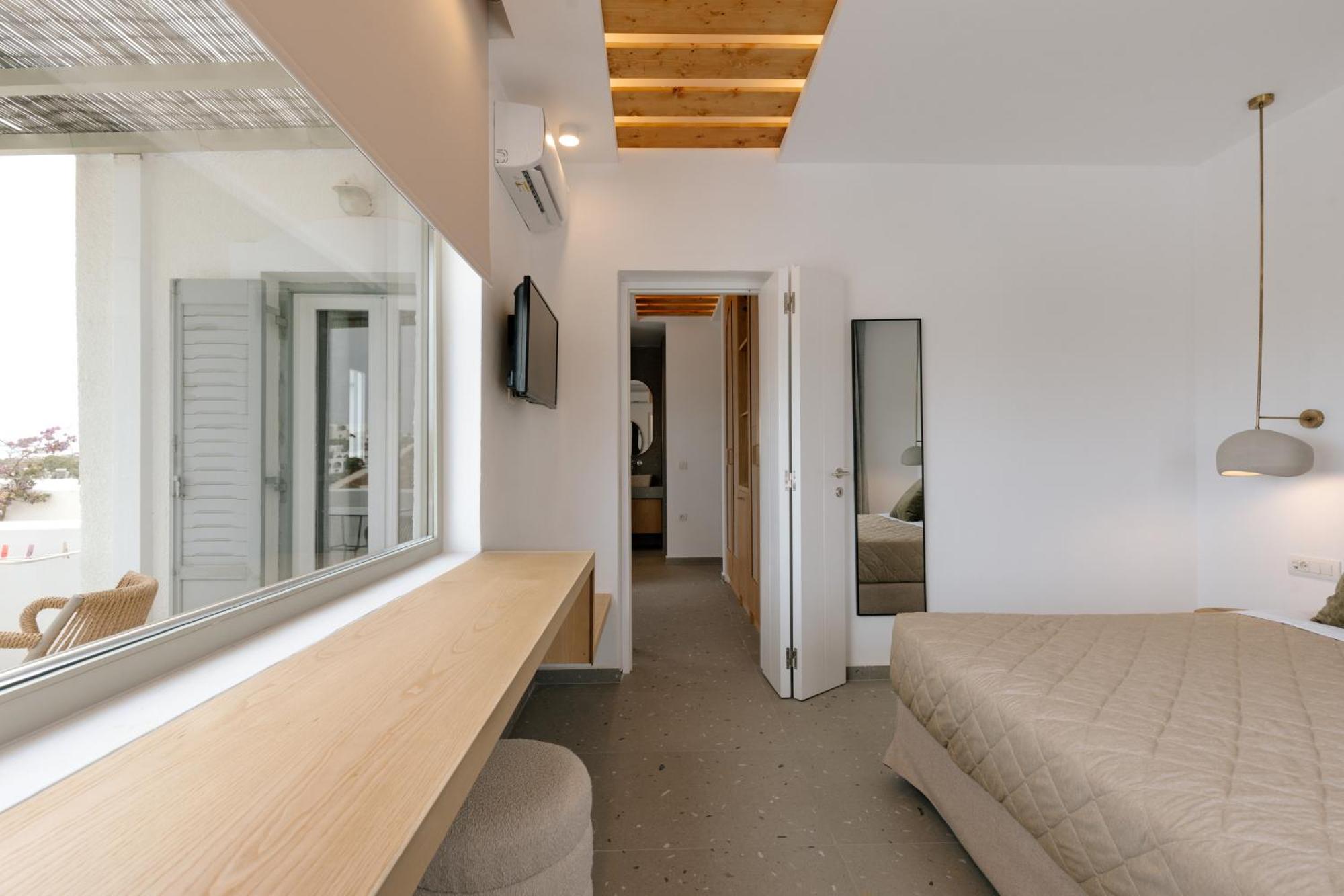 Pnoi Hotel Logaras Eksteriør billede
