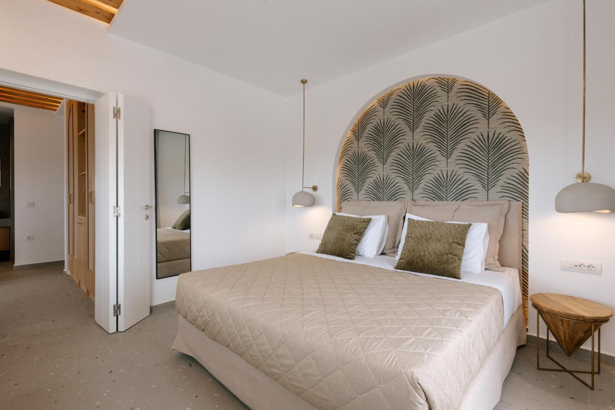 Pnoi Hotel Logaras Eksteriør billede