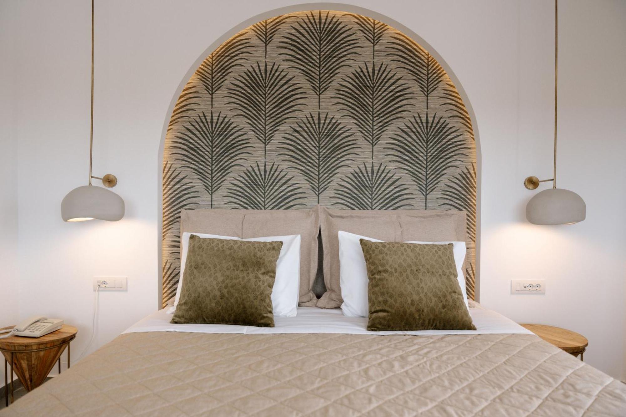 Pnoi Hotel Logaras Eksteriør billede