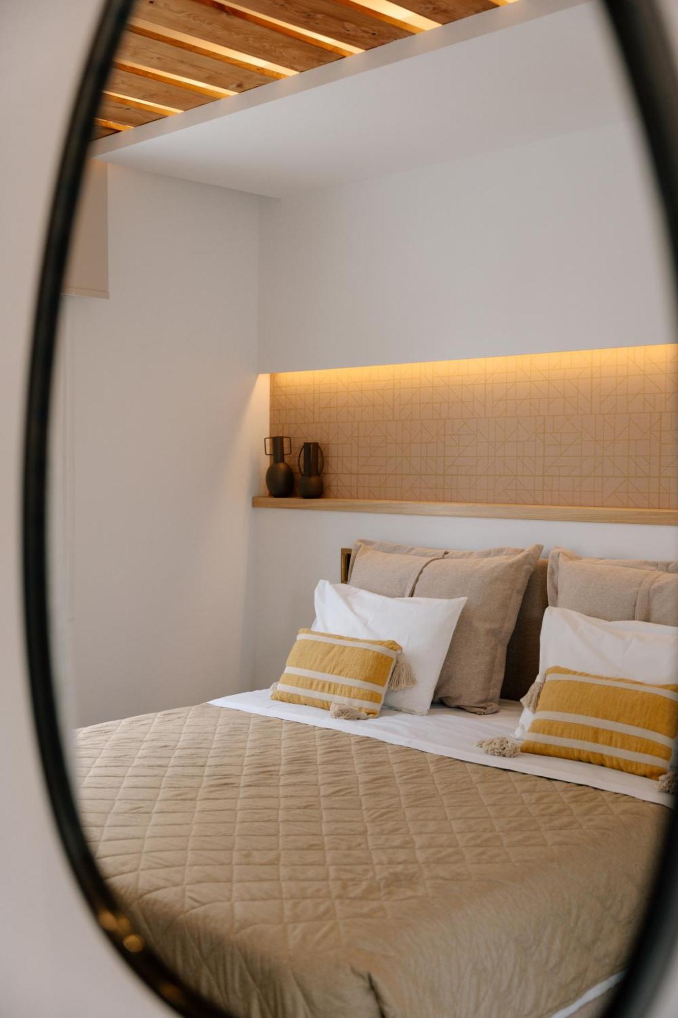 Pnoi Hotel Logaras Eksteriør billede