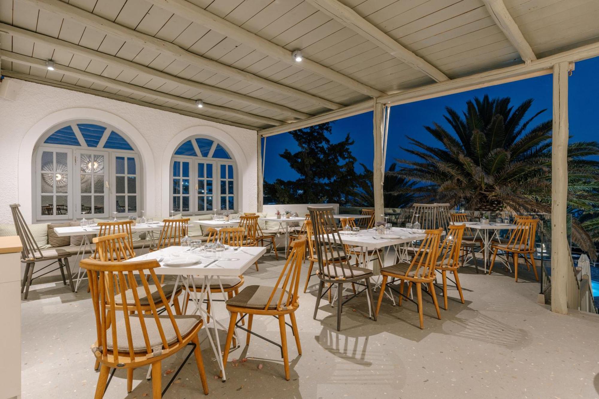 Pnoi Hotel Logaras Eksteriør billede