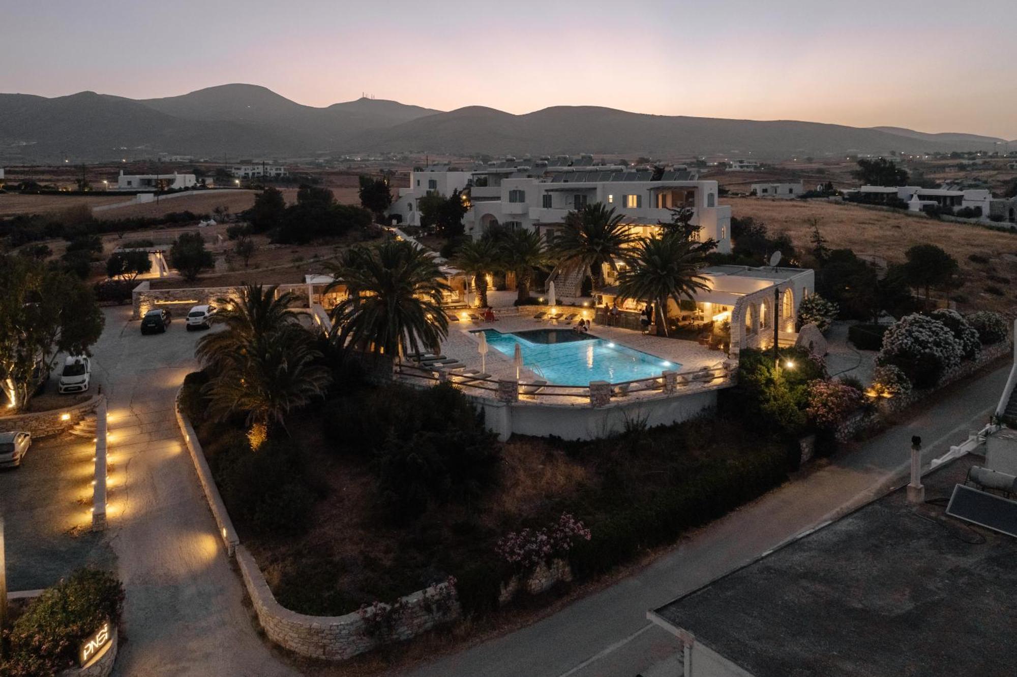 Pnoi Hotel Logaras Eksteriør billede