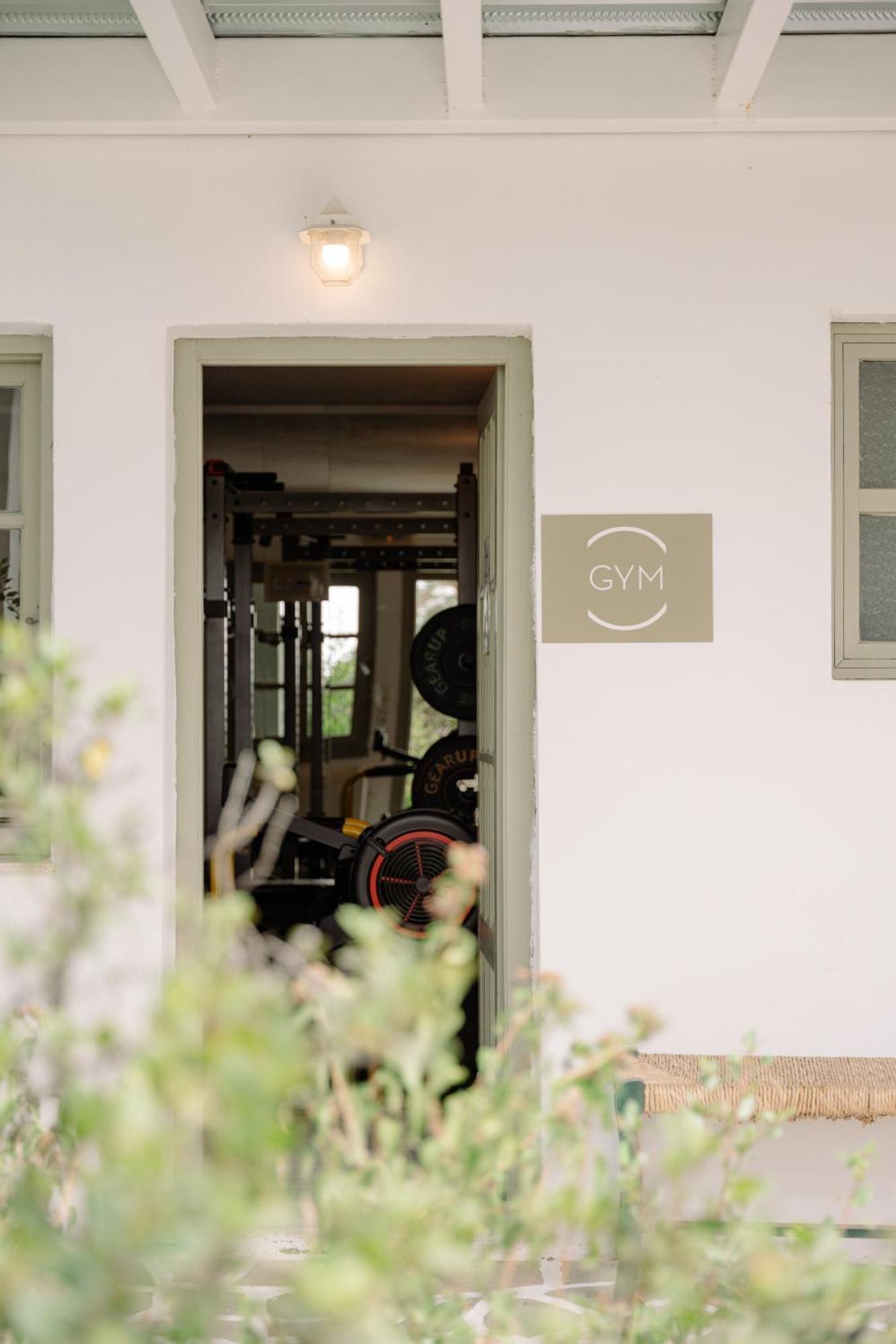Pnoi Hotel Logaras Eksteriør billede