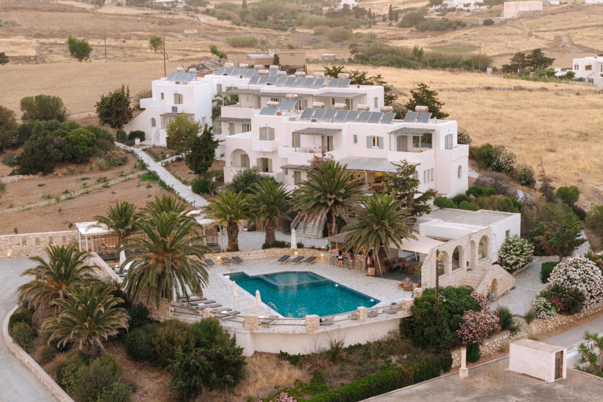 Pnoi Hotel Logaras Eksteriør billede