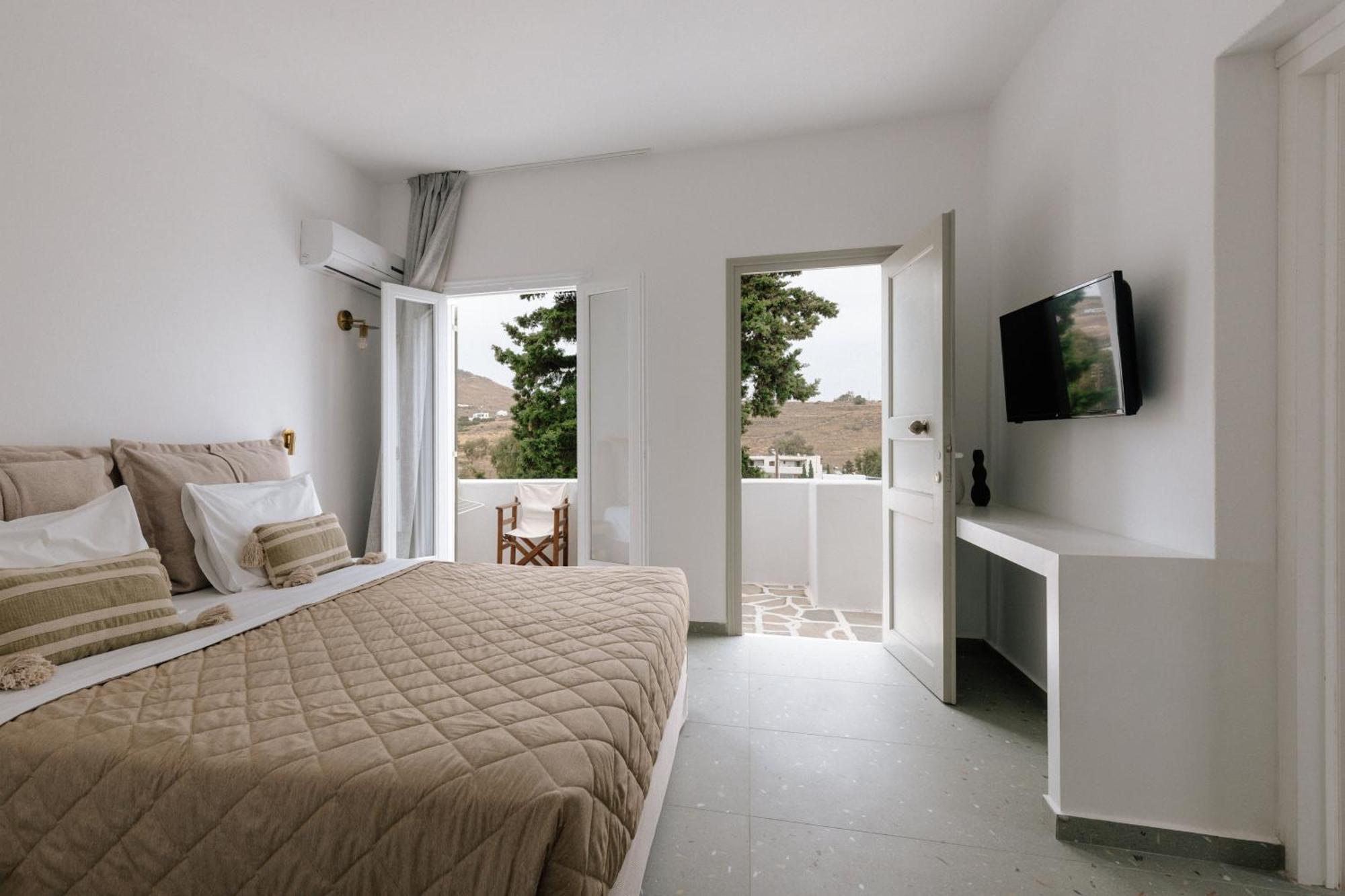 Pnoi Hotel Logaras Eksteriør billede